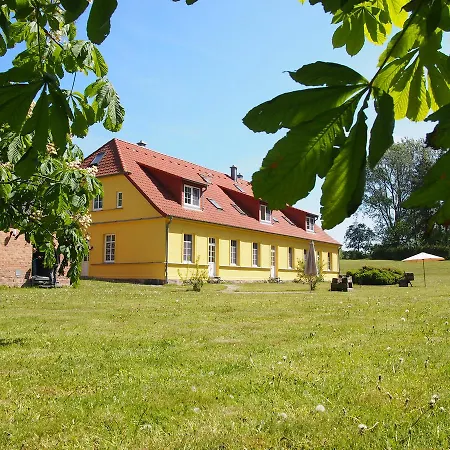 公寓 Gut Rattelvitz Insel Ruegen 京斯特